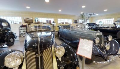 Retro Car Museum 3D Model virtual field trip thumbnail